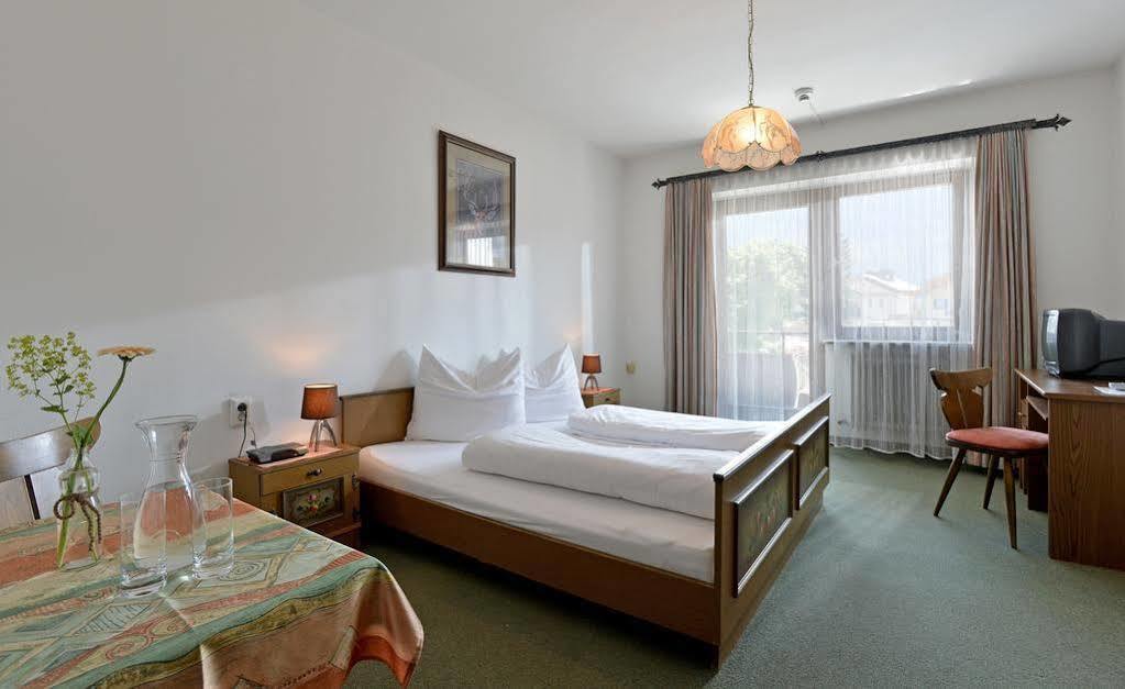Hotel Restaurant Gradlwirt Niederndorf  Экстерьер фото