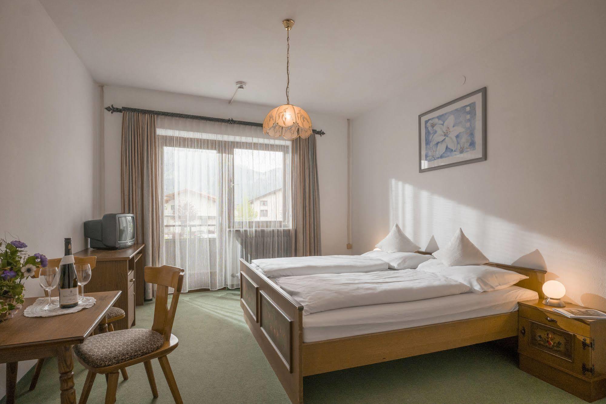 Hotel Restaurant Gradlwirt Niederndorf  Экстерьер фото